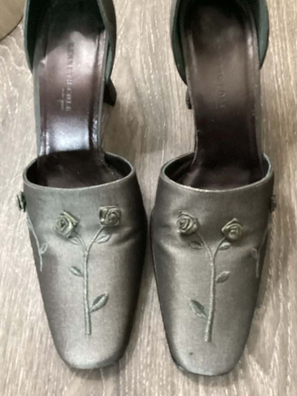Vintage Kenneth Cole New York Gray Satin Rosette Embroidered Ankle Strap Heels - Picture 2 of 7